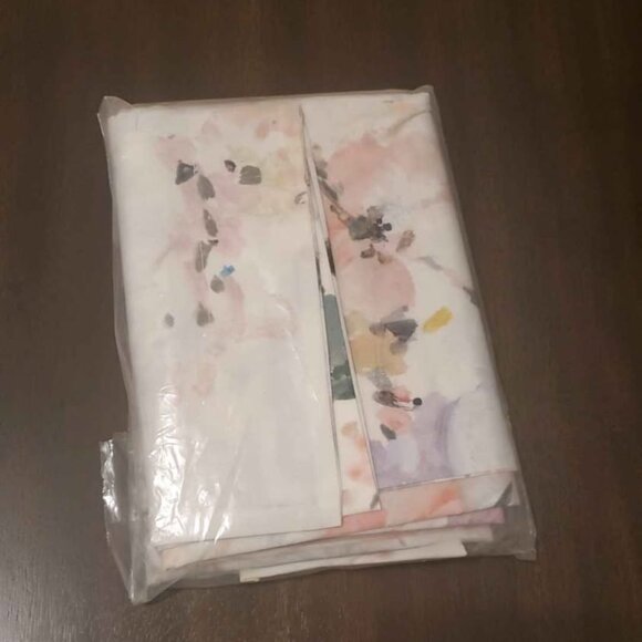 Pottery Barn Kinsley Duvet and Shams, Full/Queen - Picture 3 of 6